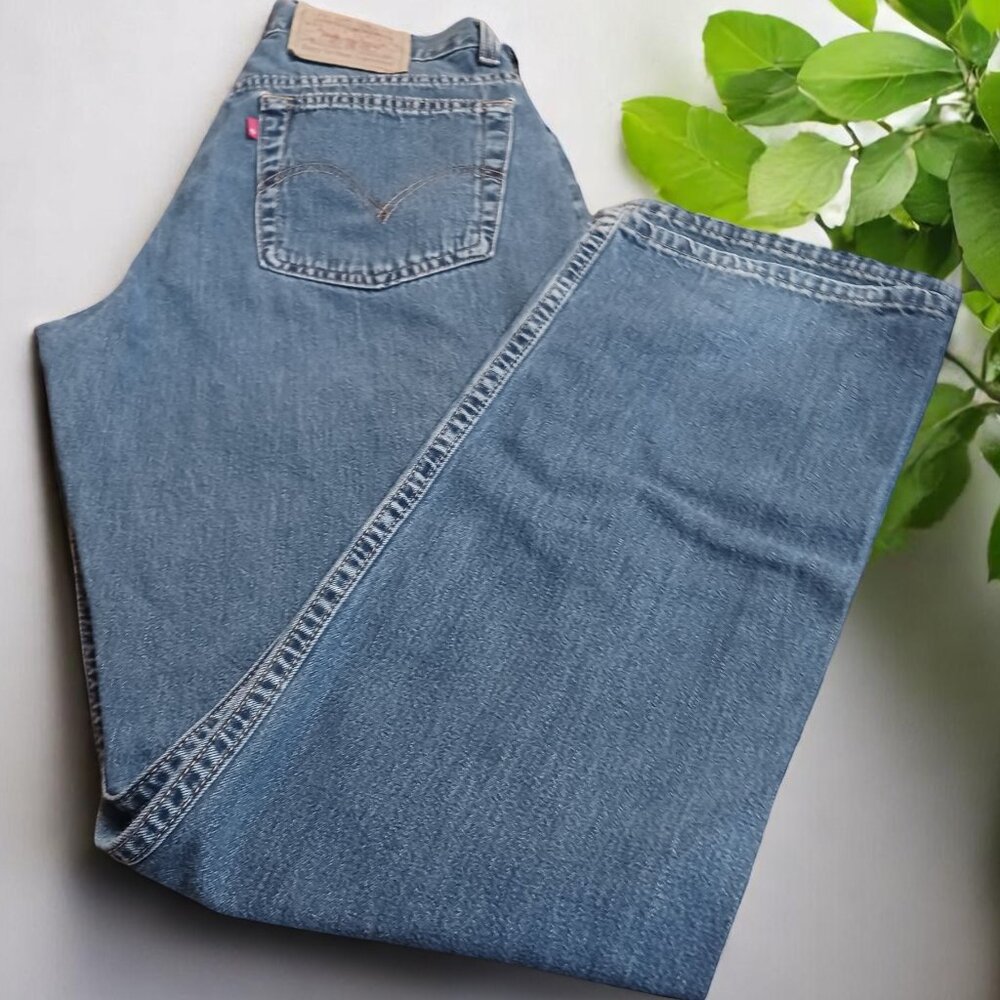 Vintage Levi's 550 High-Waisted Mom Jeans Size 10 Made in Canada Relaxed Fit 90s